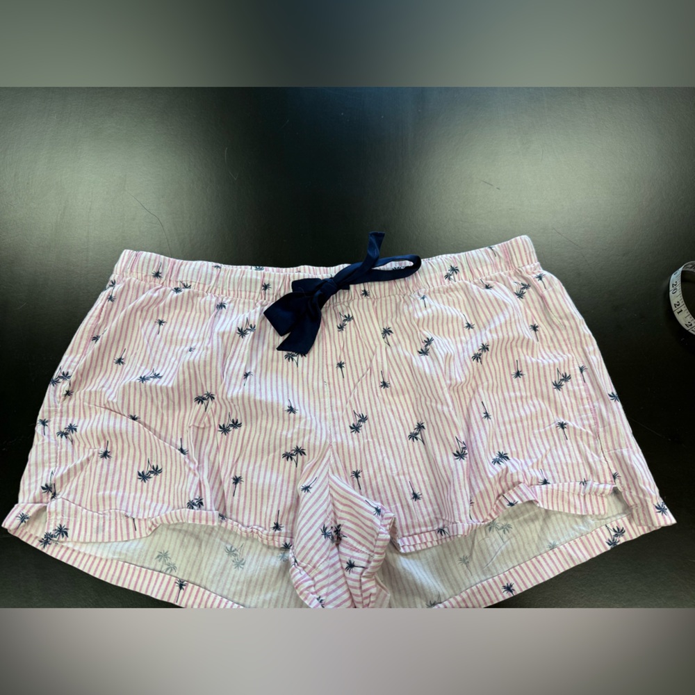 Old Navy Women's Pink Stripe Palm Tree Lounge Shorts - XL
